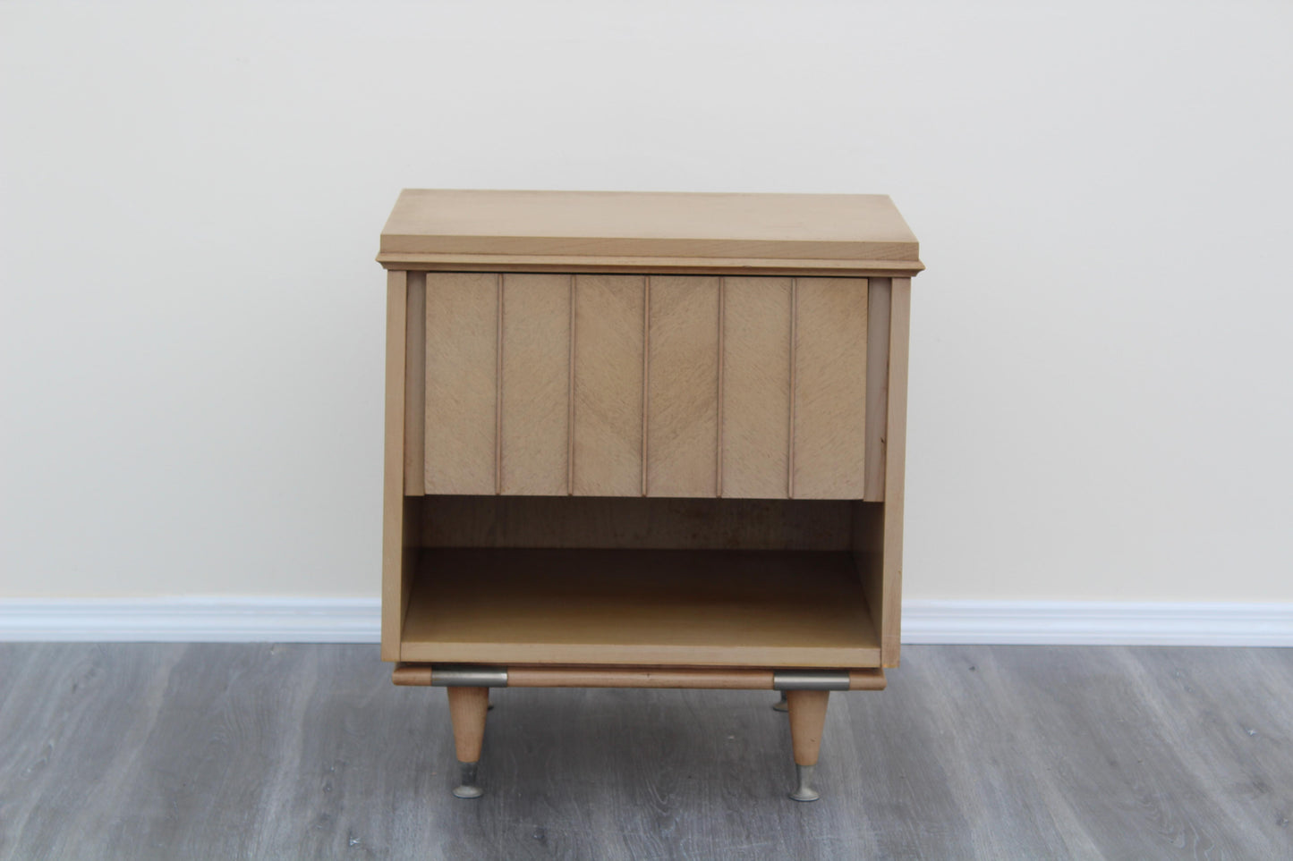 1970s Pair of Mid-Century Walnut Nightstands