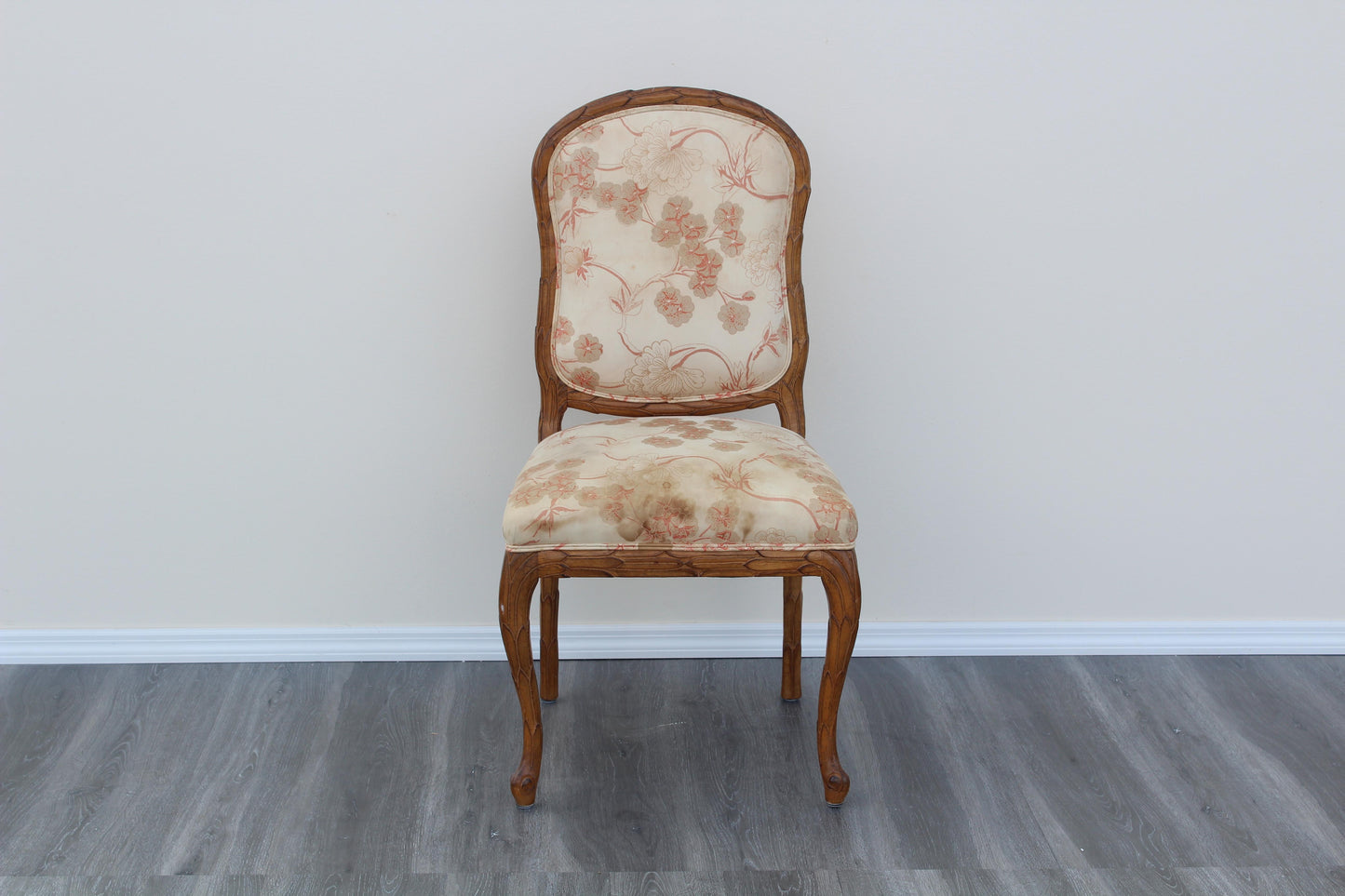 Late 20's Century Set of 6 Dining Chairs With Feather Motif