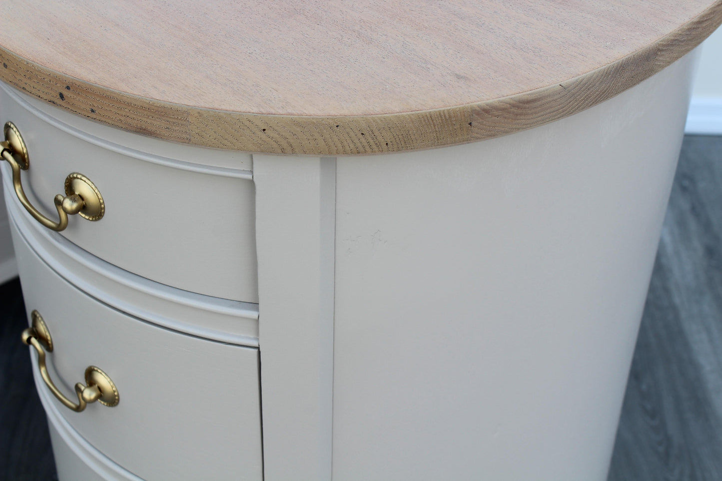 Mid-Century Mahogany Kidney Shaped Desk of Seven Drawers