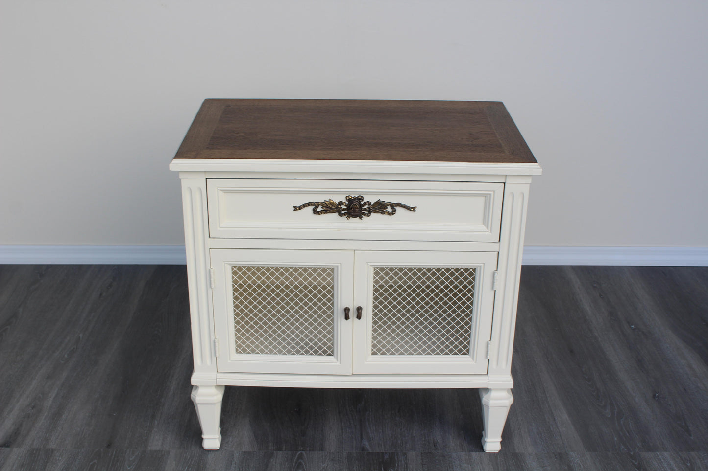 Late 20th Century Pair of Cream Nightstand With Walnut Tops