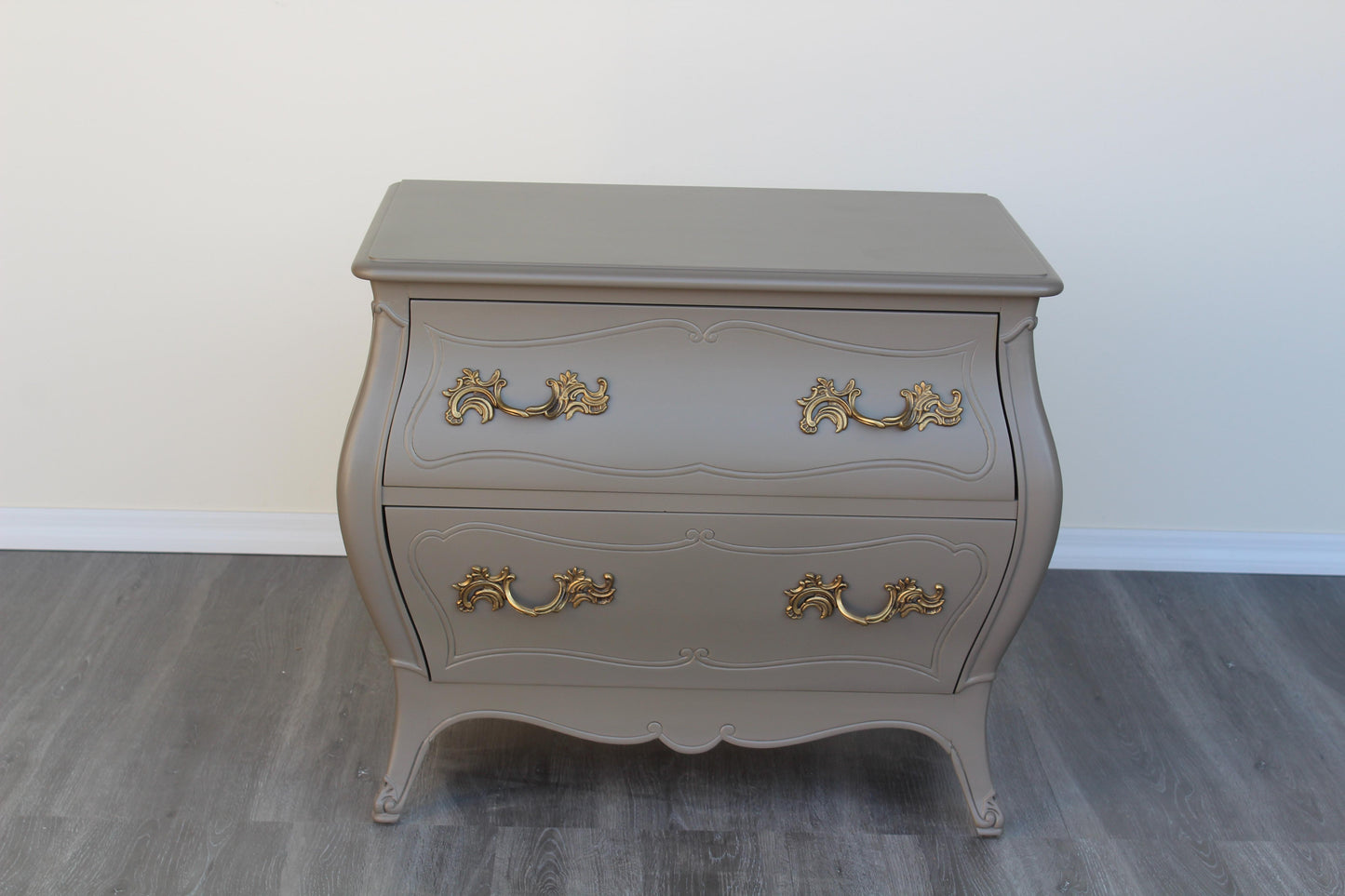 Pair of Mid Century Greige Gray Nightstands by Henredon