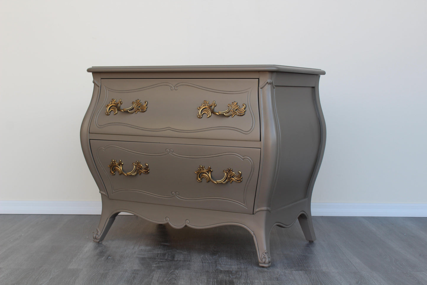 Pair of Mid Century Greige Gray Nightstands by Henredon