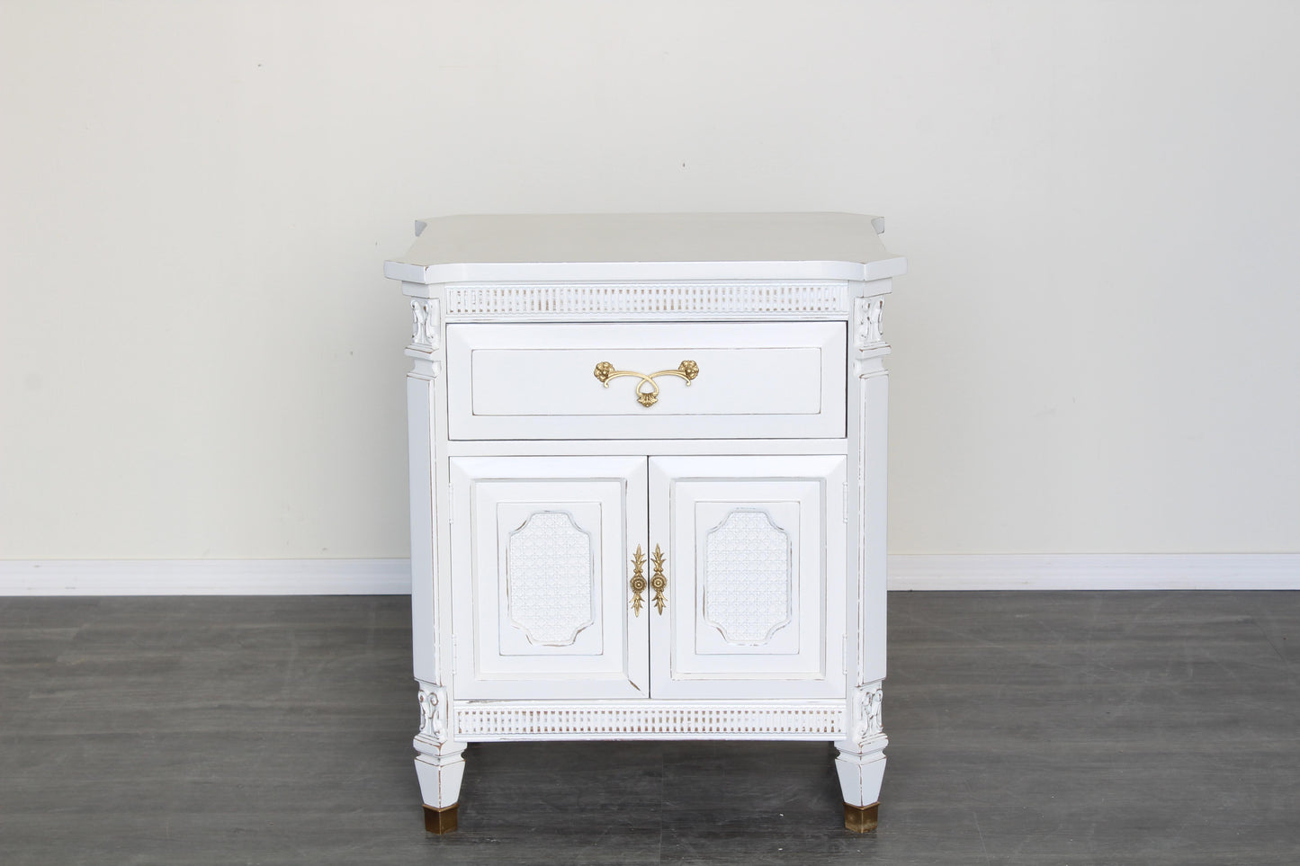 Pair of White Neoclassical Style Nightstands