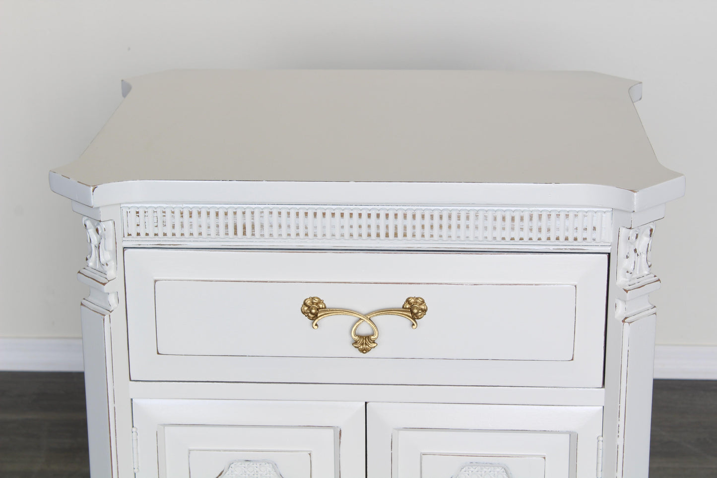 Pair of White Neoclassical Style Nightstands