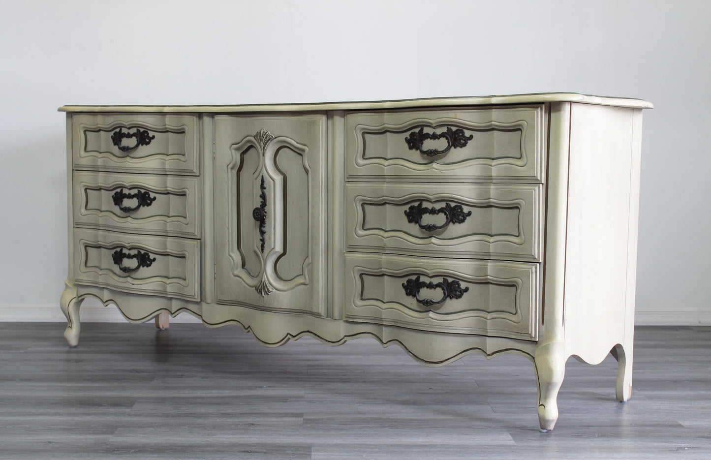 Vintage Cream French Provincial Dresser