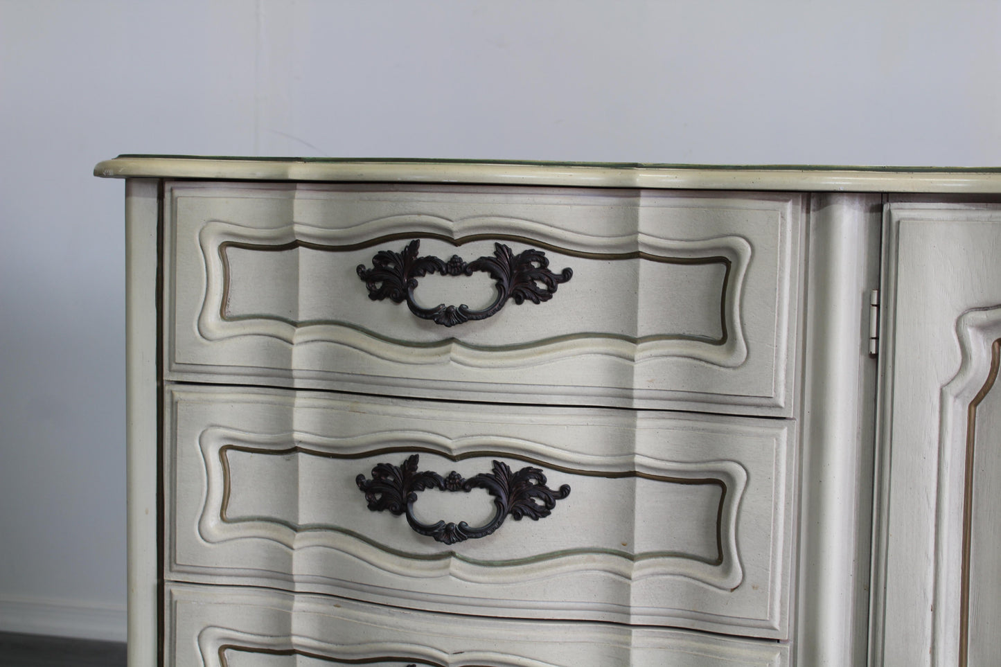 Vintage Cream French Provincial Dresser