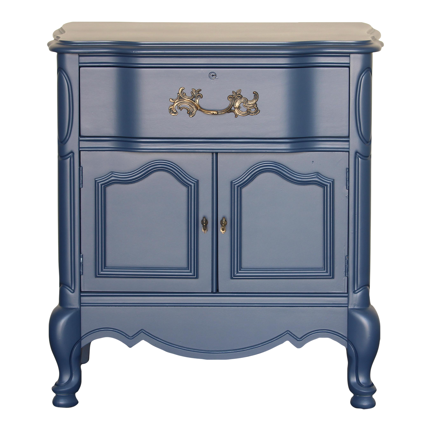 Vintage French provincial scalloped nightstand.  This nightstand is solid built with dovetail joint and metal hardware.  This nightstand is newly painted in blue with satin top coat.  Dimensions; 25" Width x 17"Depth x 27" Height. 